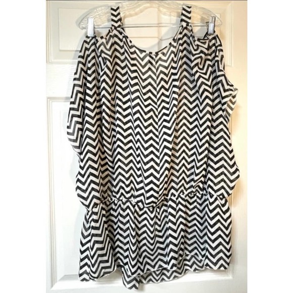 Maurice’s Plus Chevron Pattern black & white Sheer Elastic Waist - Picture 6 of 6